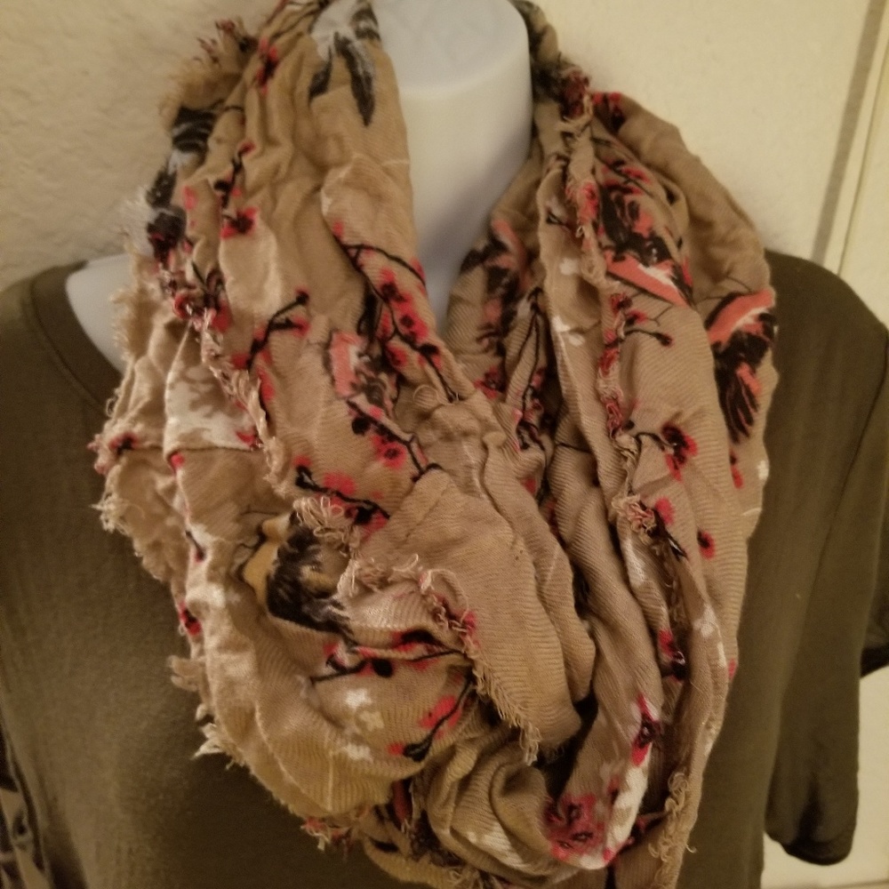 Scarf - Picture 1 of 2
